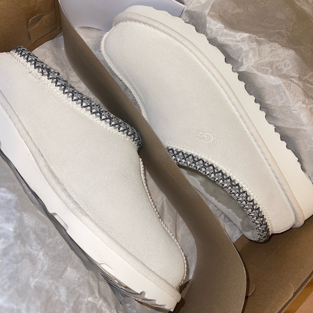 UGG Tasman